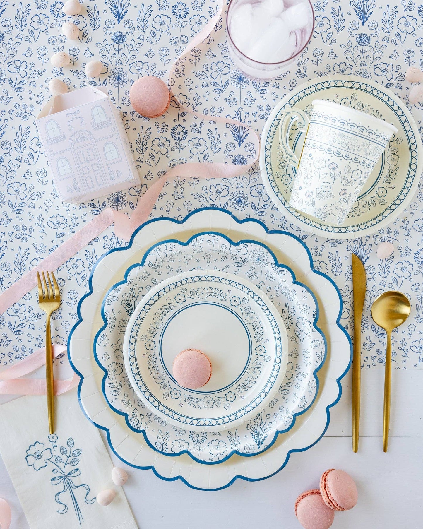 PEM1020 - Pembroke Floral Paper Table Runner