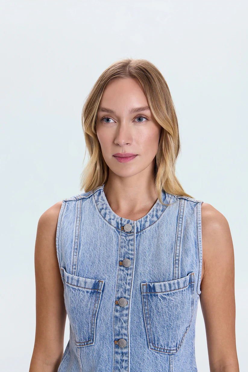 Gia Fitted Denim Vest in Gaze