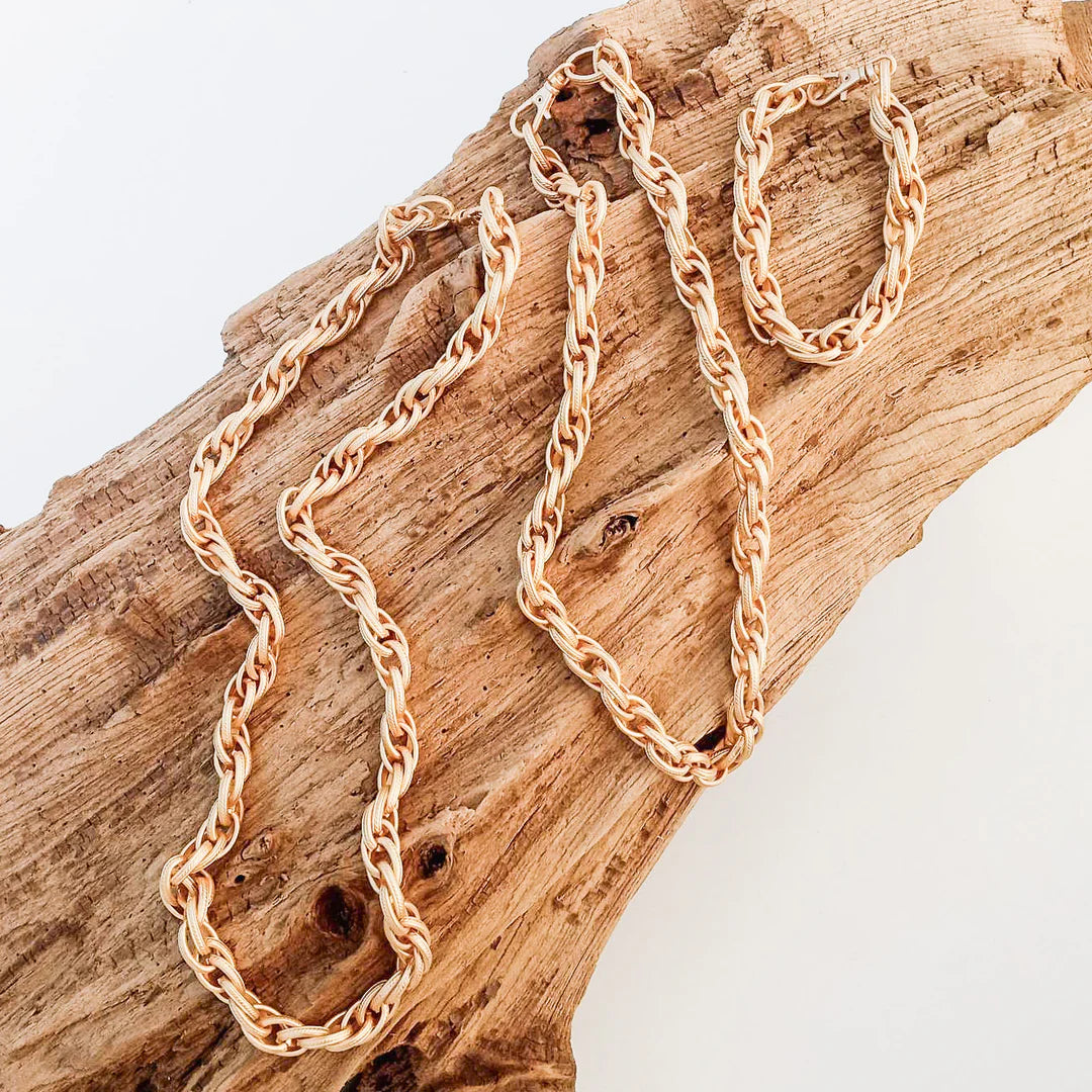 Twisted Etched Chain