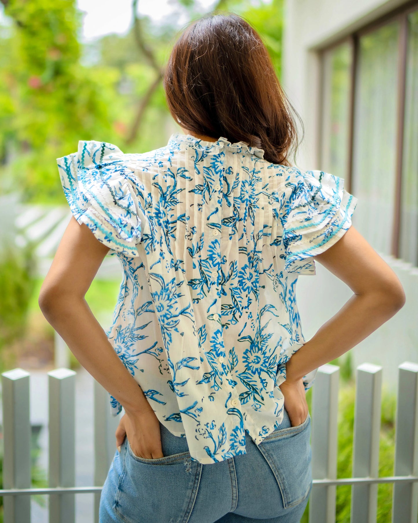 Flutter Top in White Blue