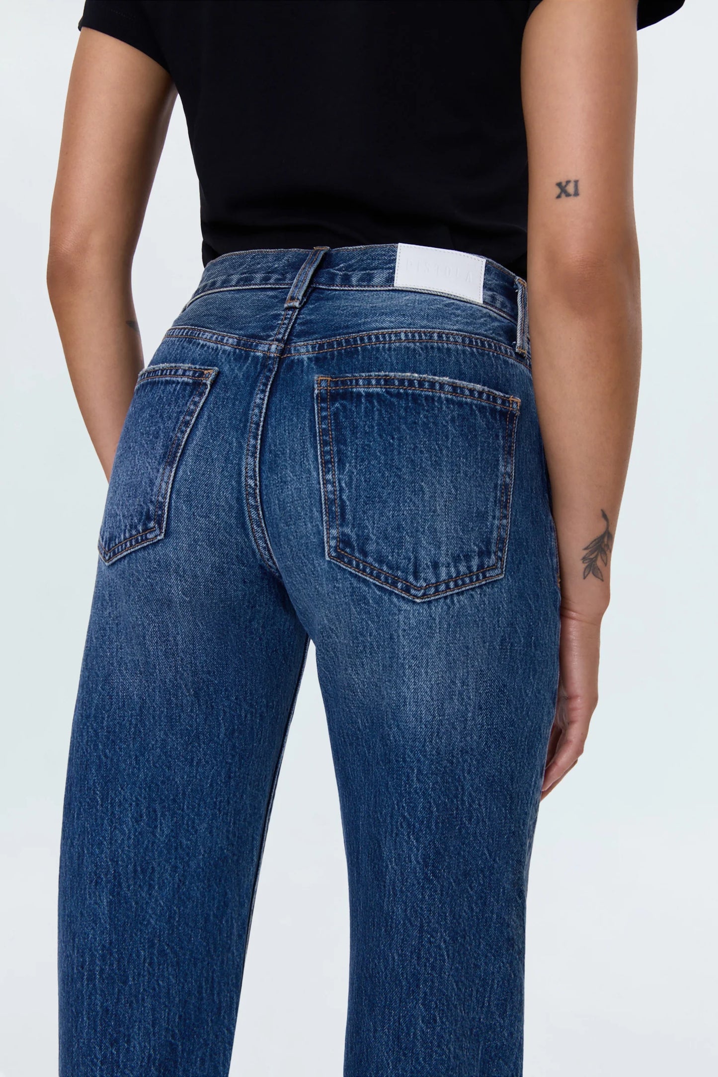 Lexi Mid Rise Bowed Straight in Artisan
