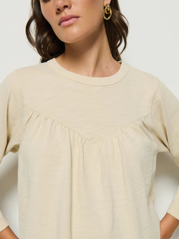 Mona Bracelet Sleeve Tee in Parchment