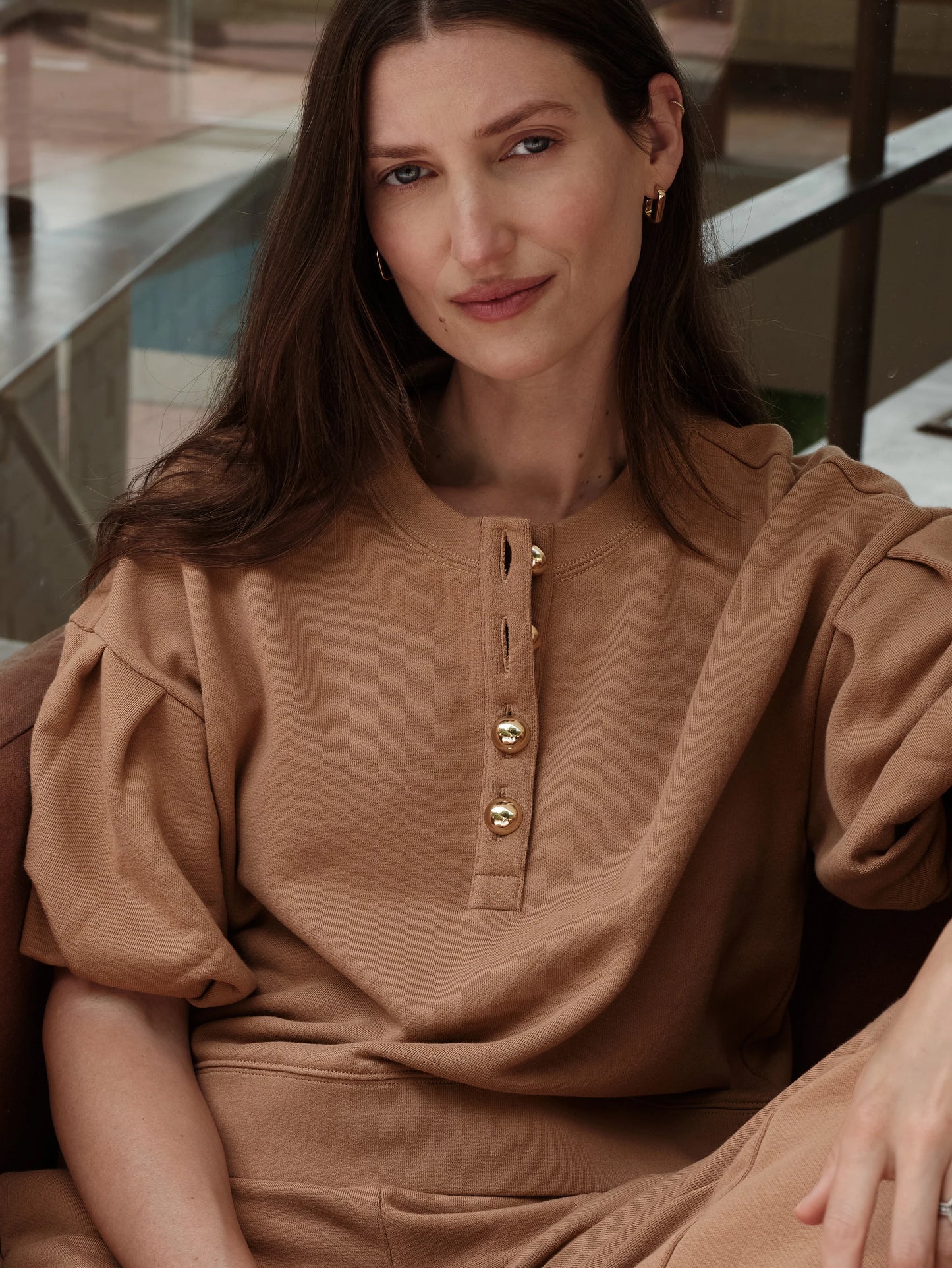 Nikki Sweatshirt in Palo Santo