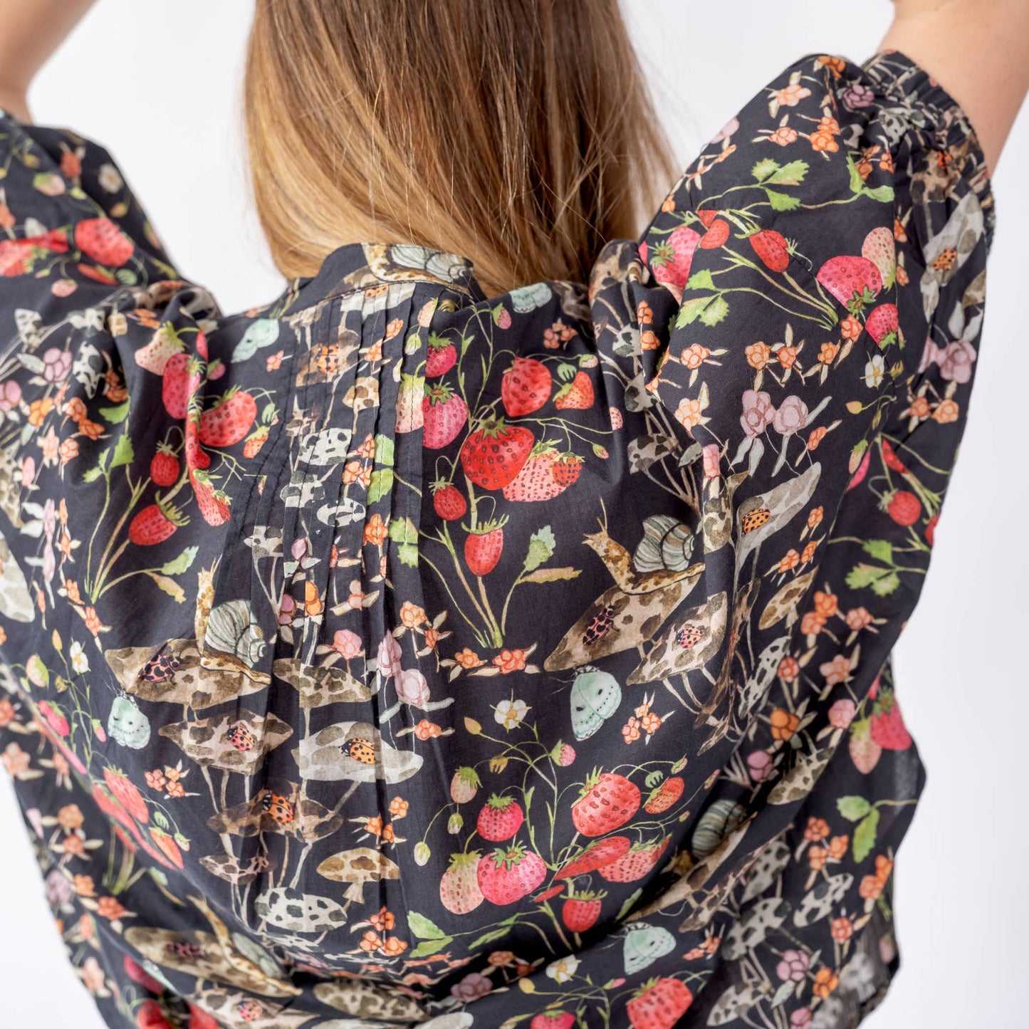 Studio Shirt- Snail in the Night