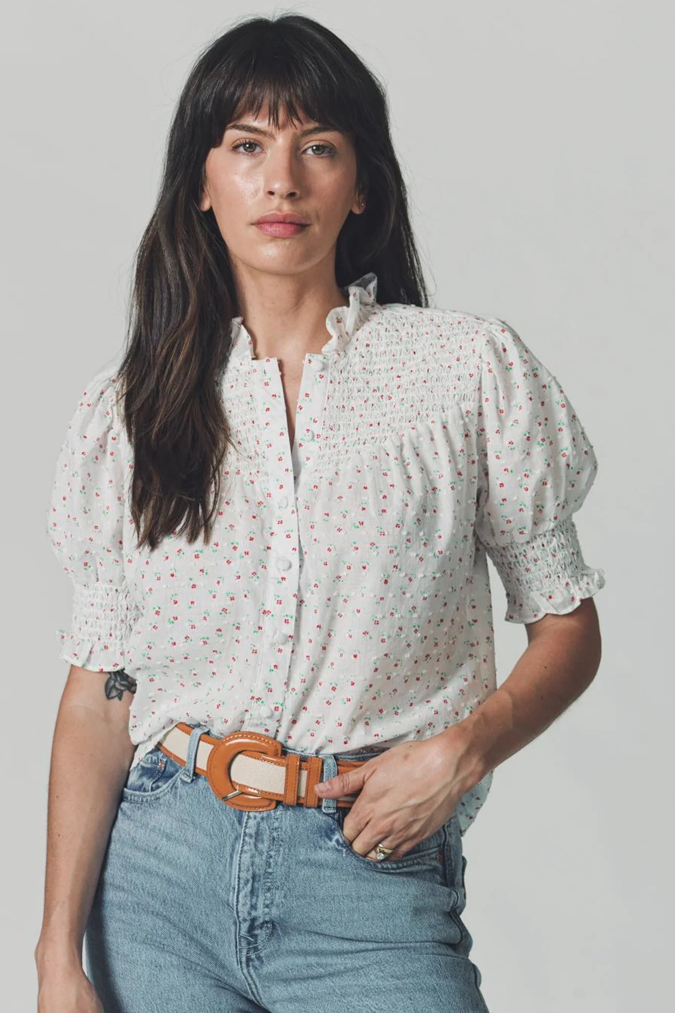 The Nicole Shirt in White Floral