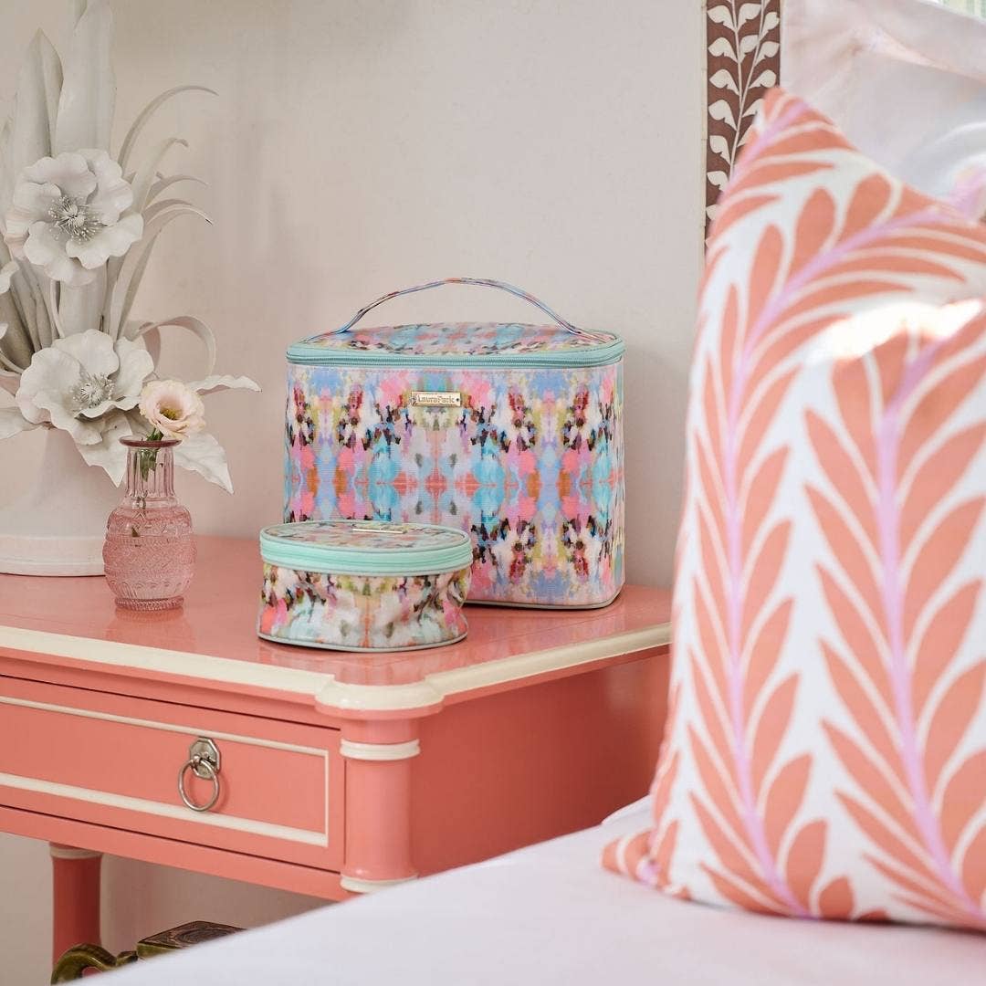 Brooks Avenue Round Jewelry Case