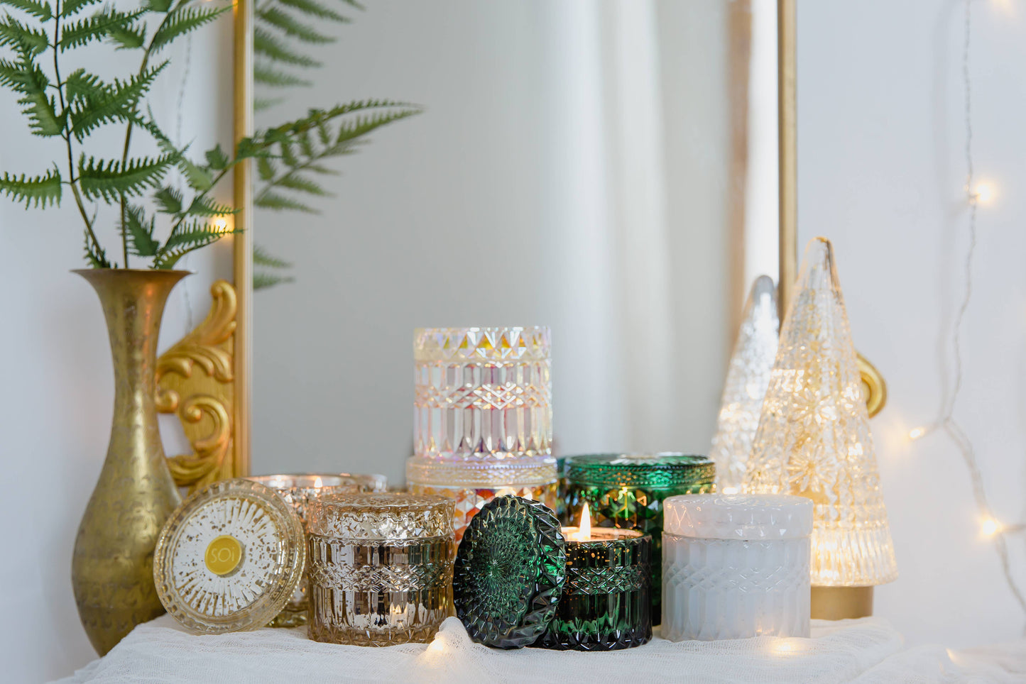 SOi Mistletoe & Holly 8oz Petite Shimmer Candle 8oz