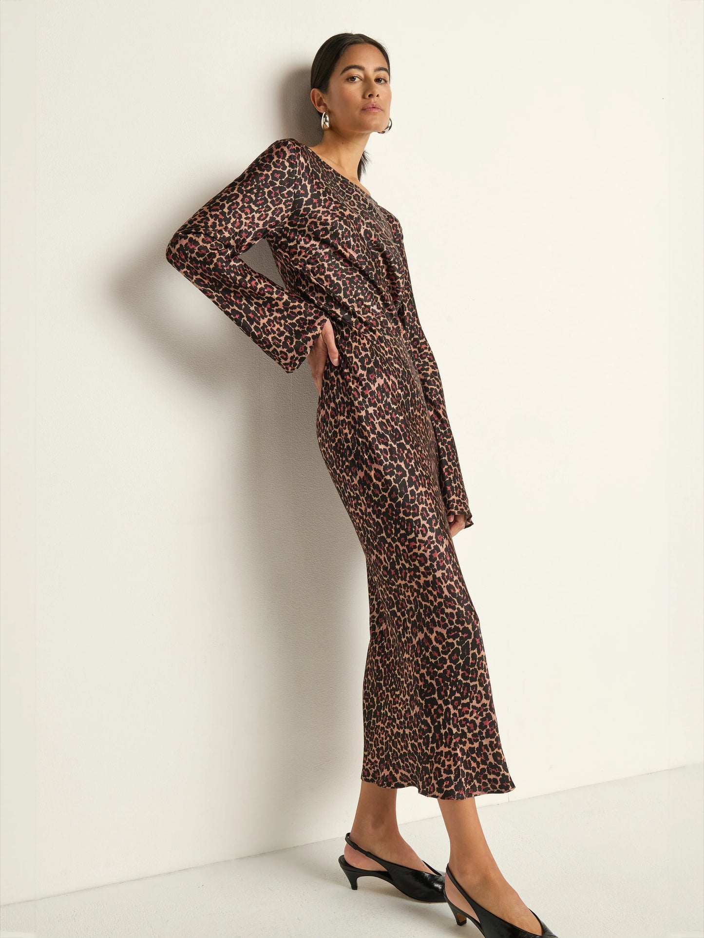 Assaka Midi Dress
