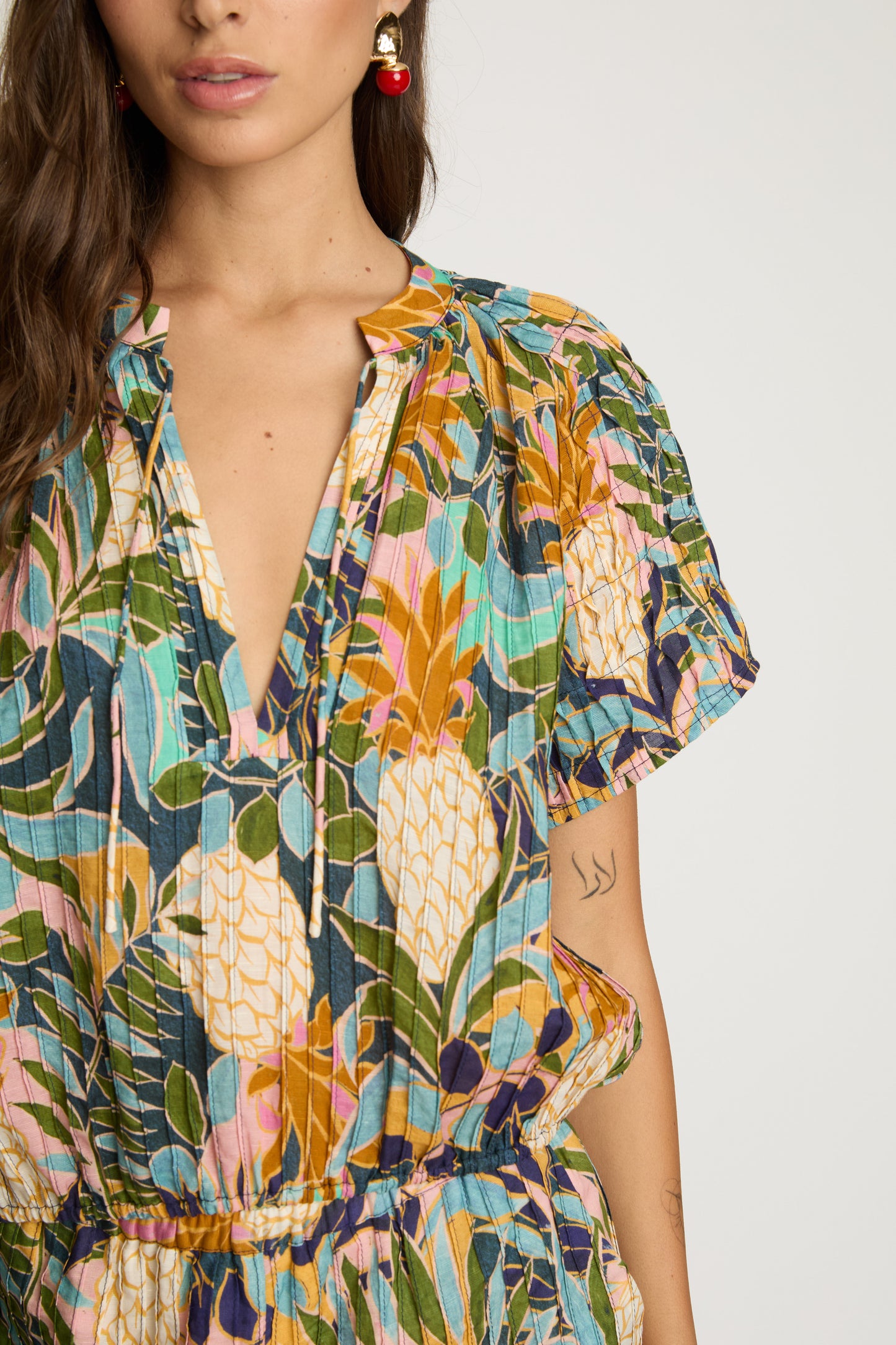 Azra Short in Baroque Pineapple