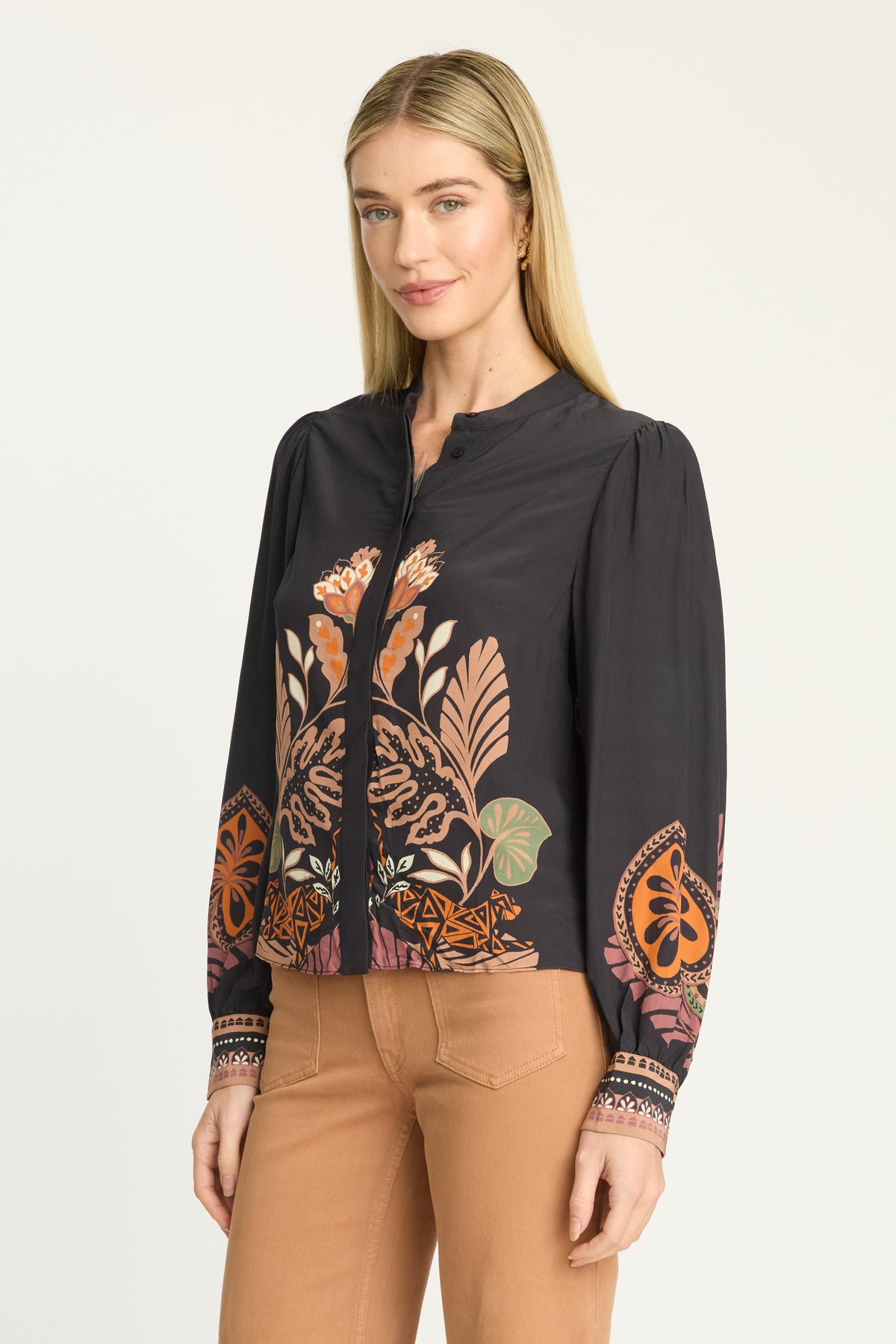 Riley Top in Black Crouching Cheetah
