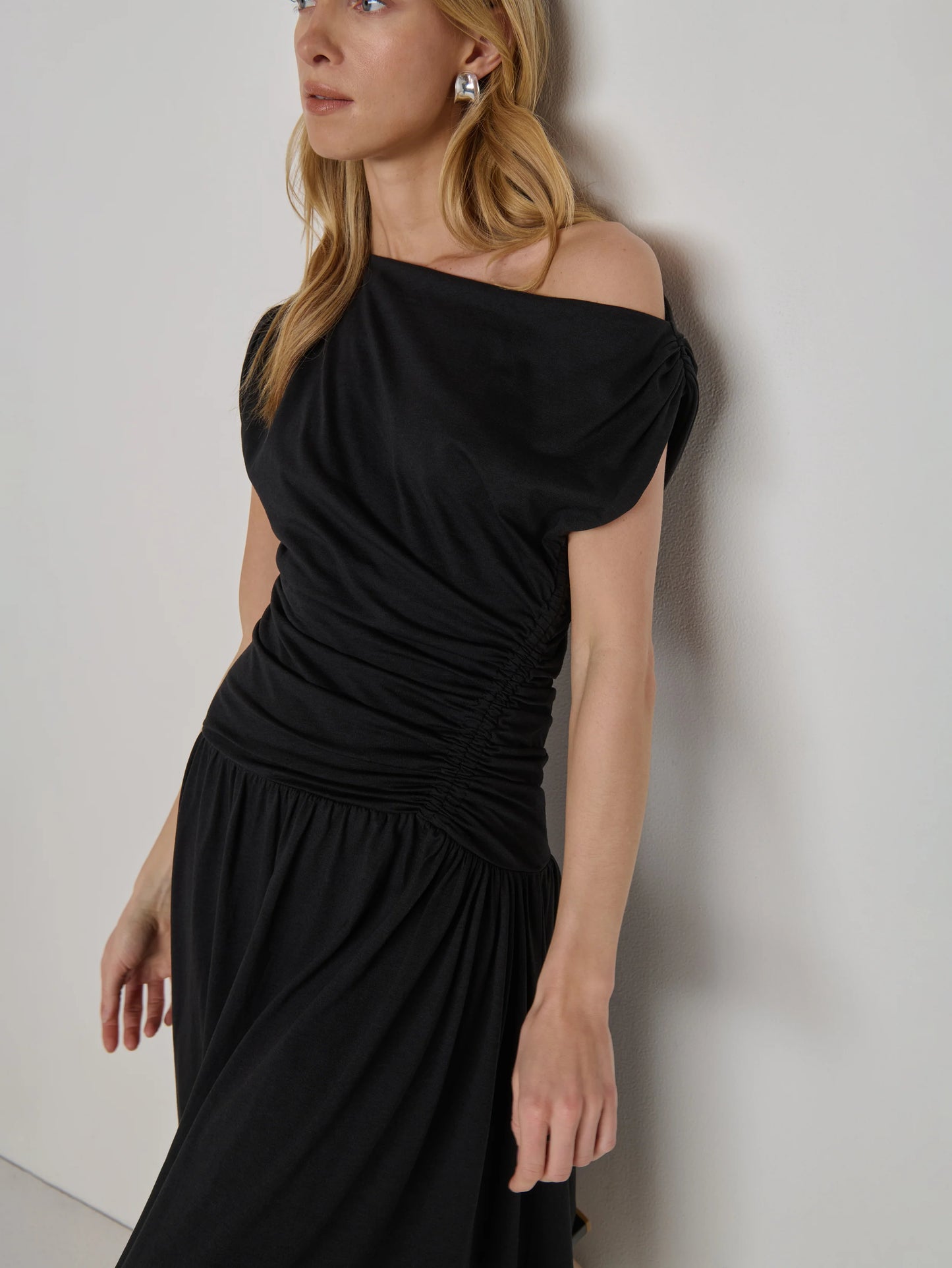 Claressa Midi Dress in Jet Black