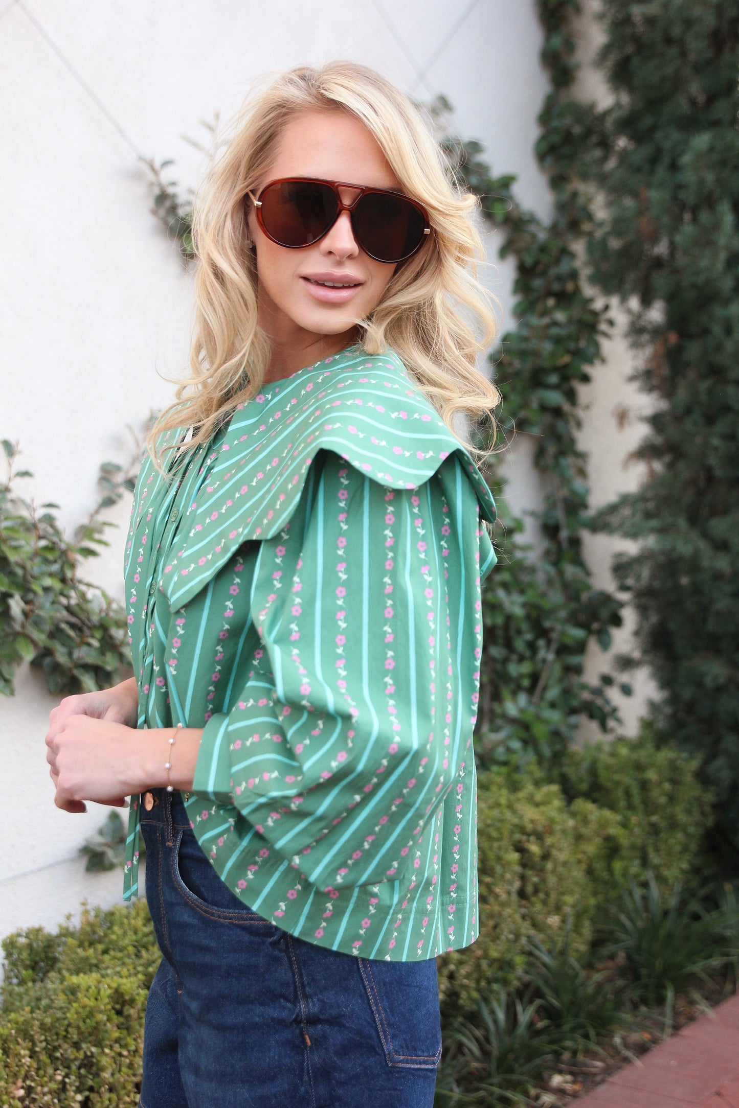Floral Ditzy Stripe Collar Button Top