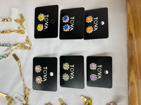 Daisy Stud