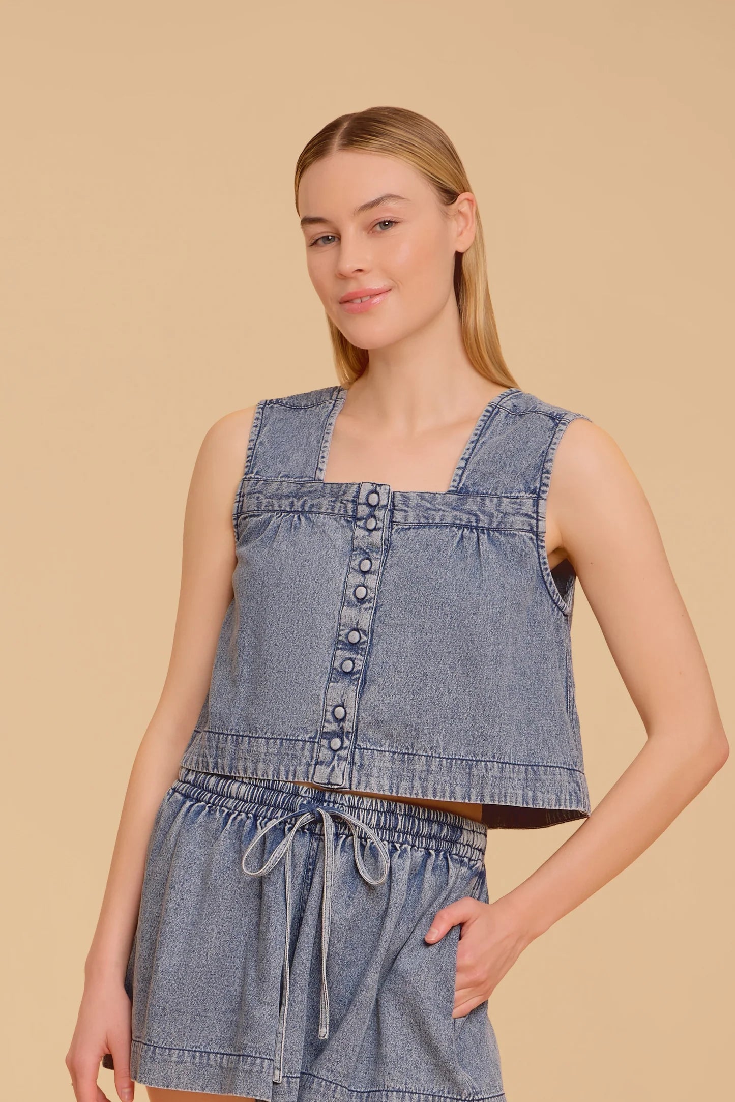 Rowie Shorts in Denim