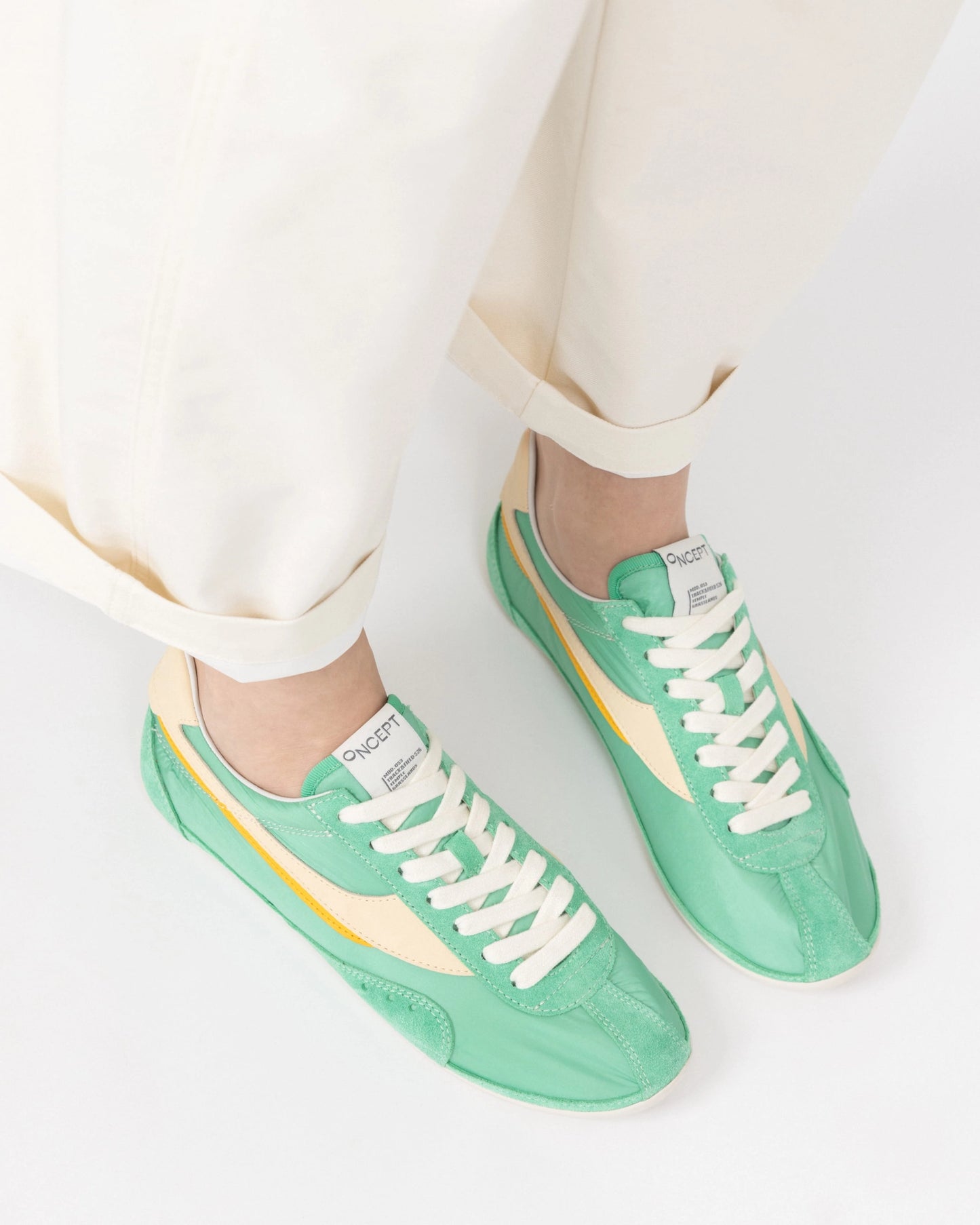 Temple Flat Sneaker