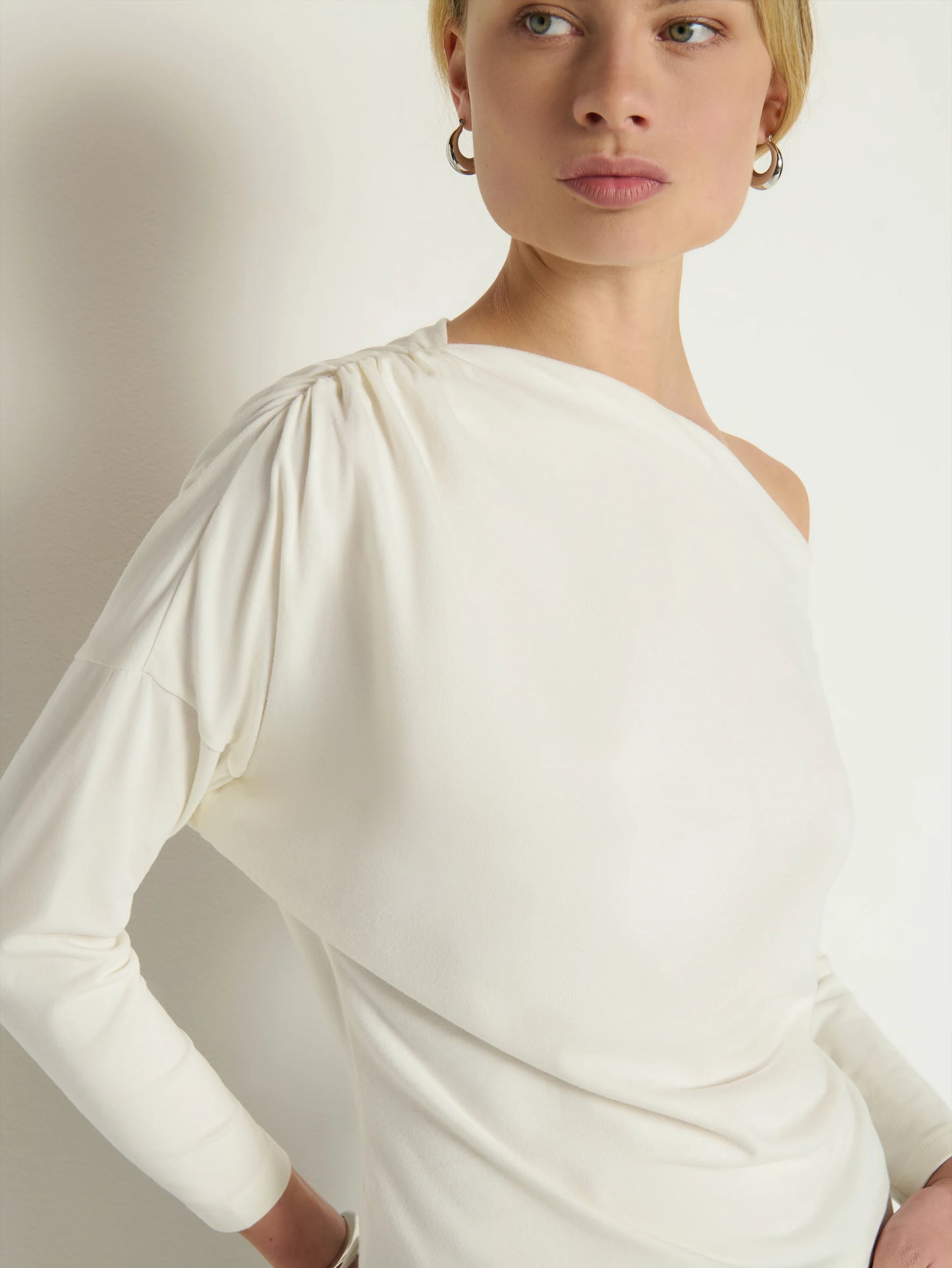 Pietra Off Shoulder in Brushed Porcelain