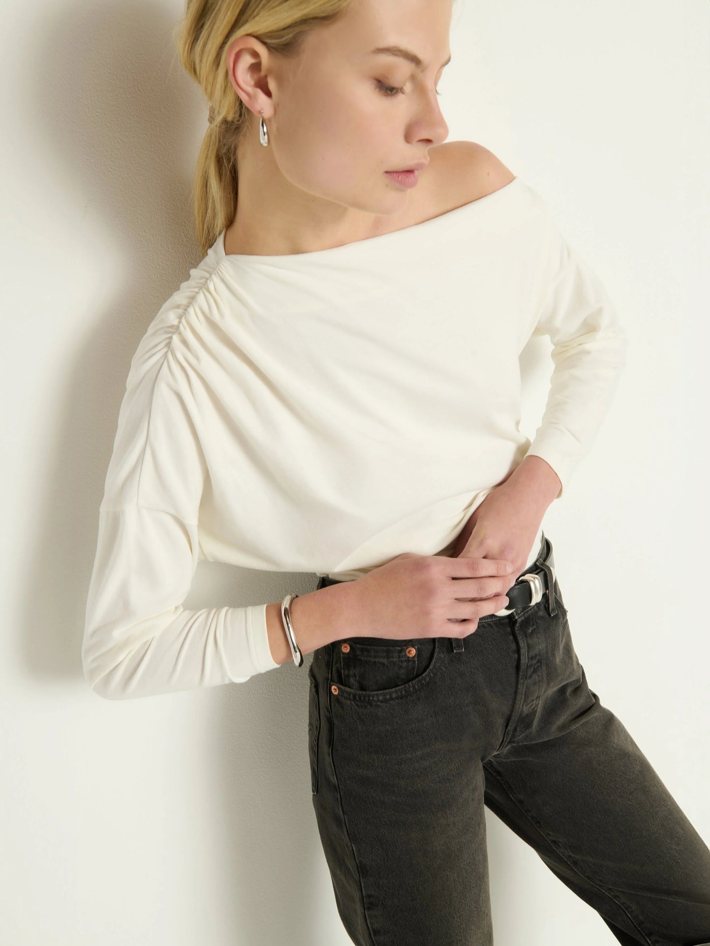 Pietra Off Shoulder in Brushed Porcelain