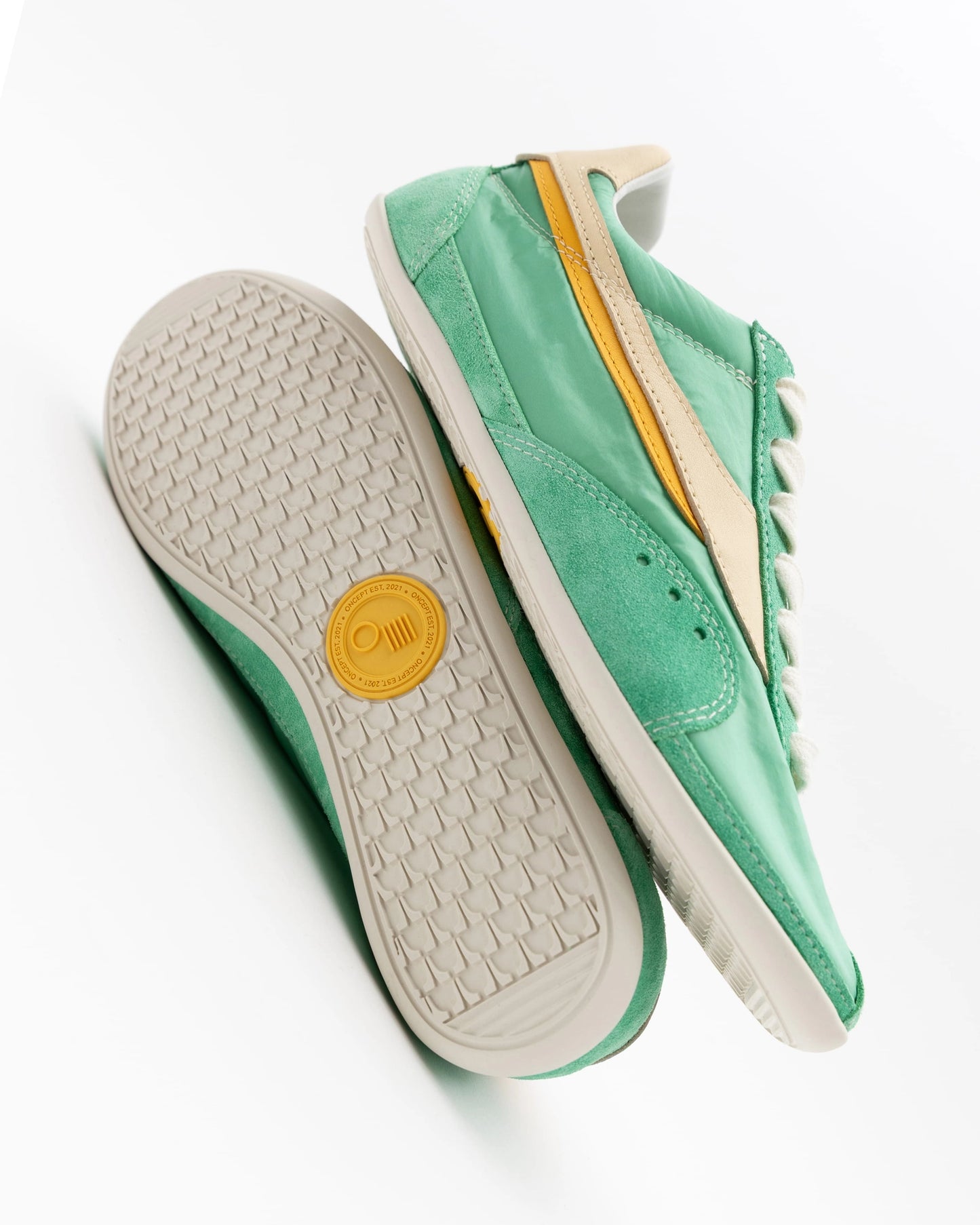 Temple Flat Sneaker