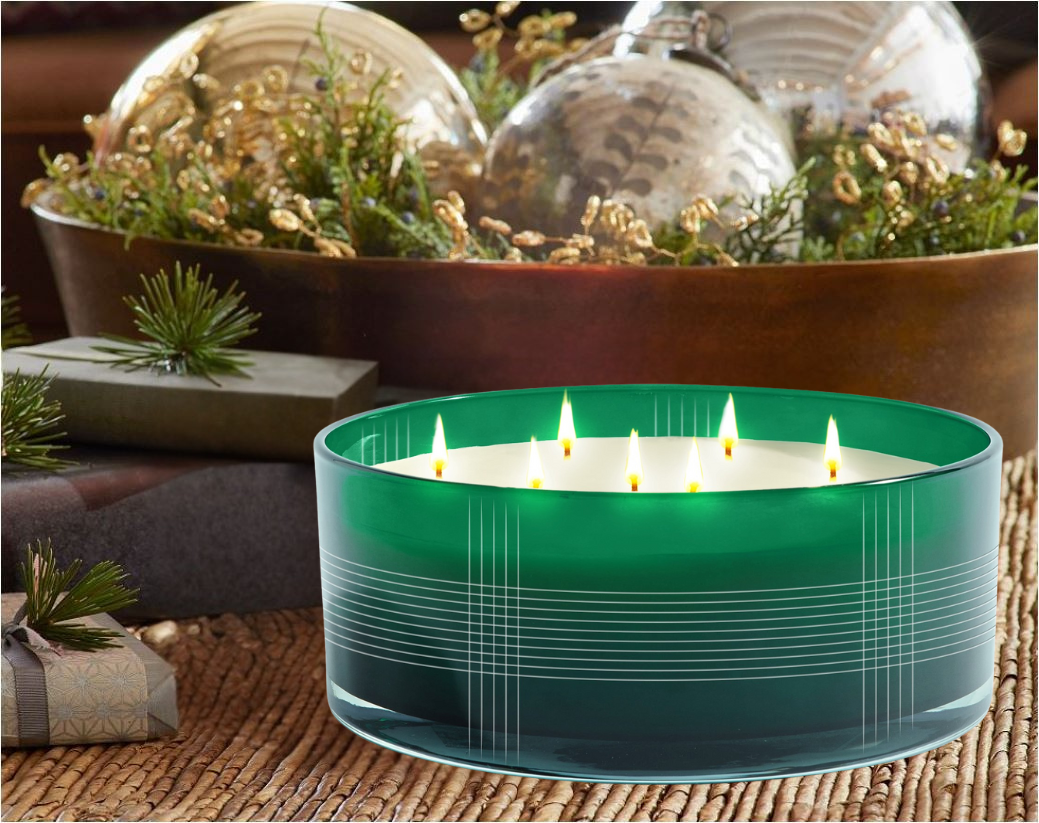 SOi Mistletoe & Holly Plaid XL 60oz Centerpiece 7 Wick Candle