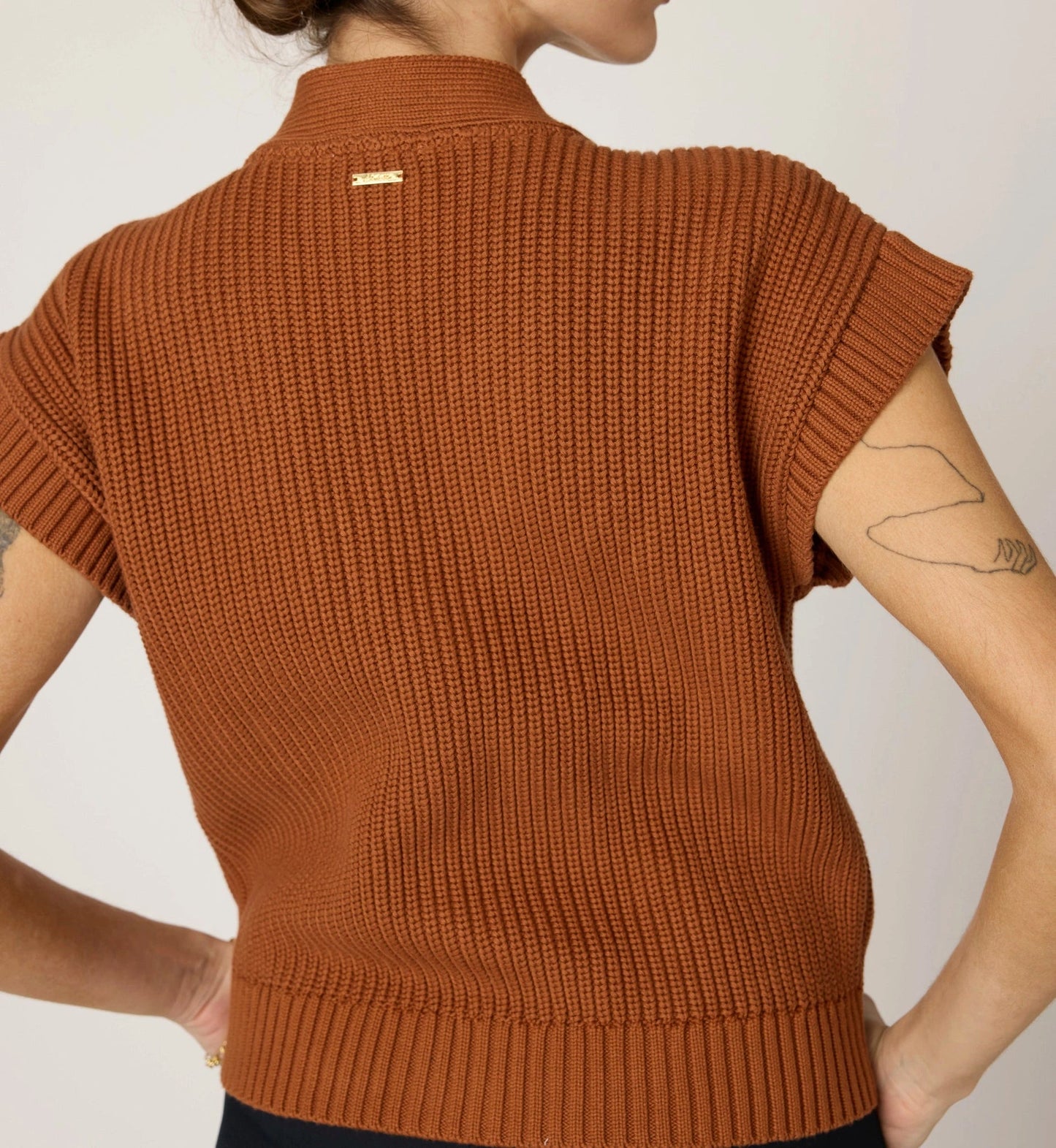 Cuore Sweater Vest in Clay