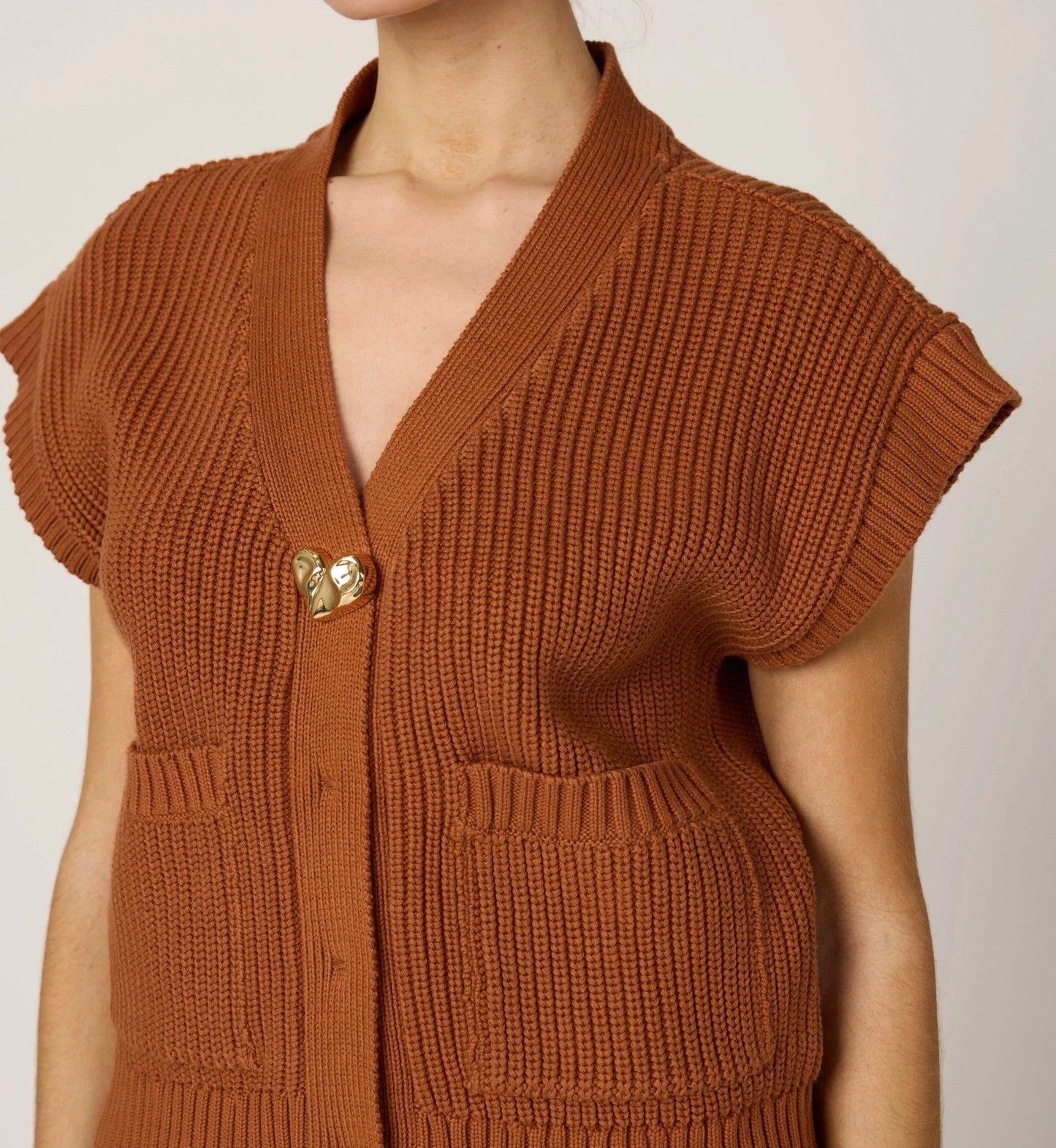 Cuore Sweater Vest in Clay