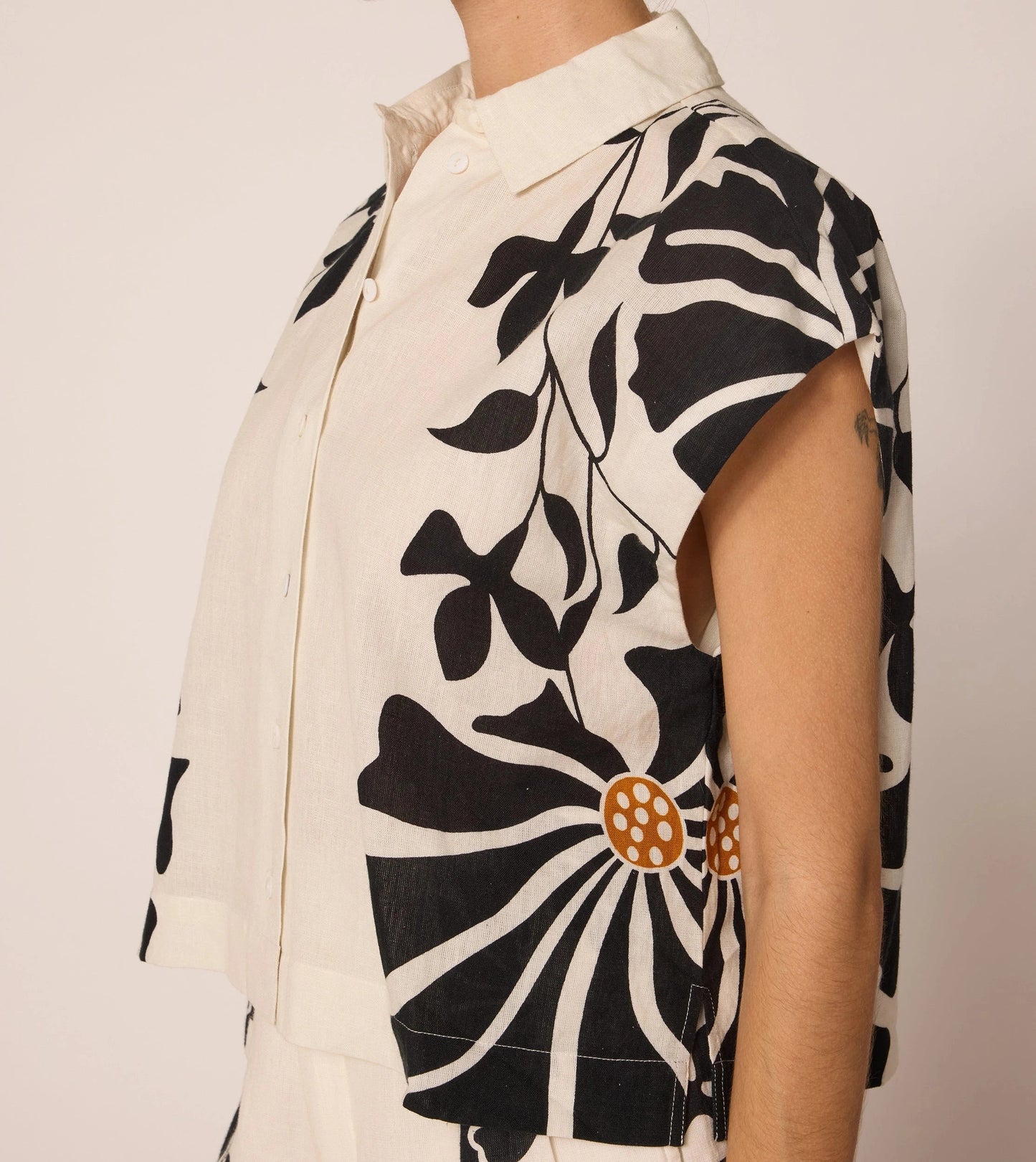 Sebastian Short in Atropa